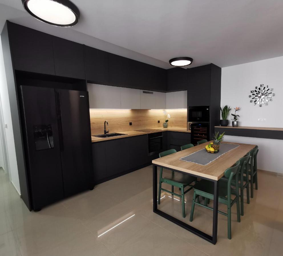 באניולה Black Pearl - Luxury Seaside App With Pool & Bbq, Istra מראה חיצוני תמונה